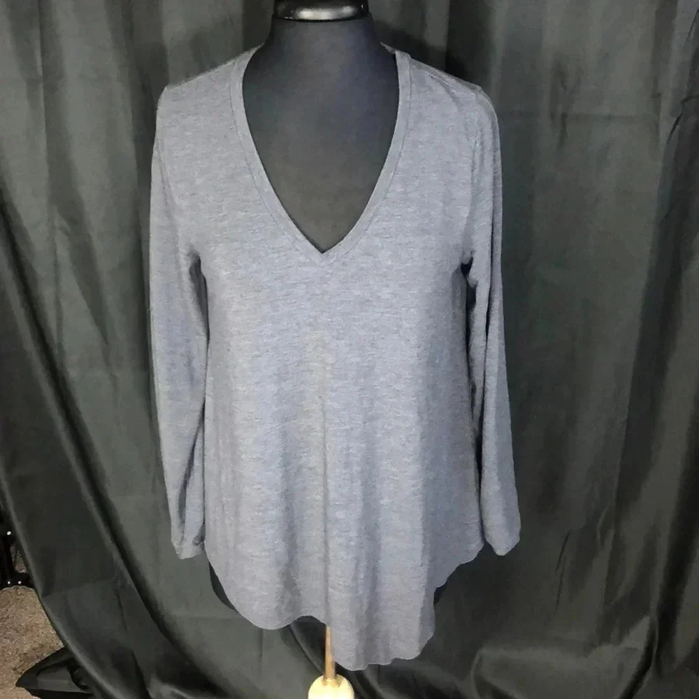 Blue Soft Surroundings Long Sleeve V Neck‎ M